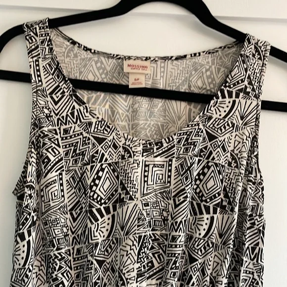 Patterned Mini Dress with Pockets - Picture 2 of 5